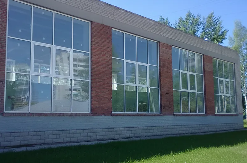 Остекление производственного цеха или склада системой TATPROF TFS50. Алюминиевый профиль обеспечивает необходимую жесткость конструкции на больших пролетах. Соответствует ГОСТ Р 59913-2021.